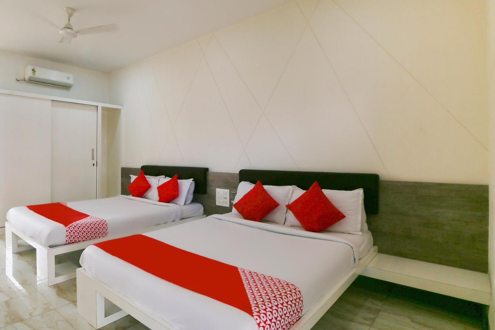 โอโย 68433 ศิวะ วาฏิกา แบงเคว็ต แอนด์ รูม Hotel Bhatha ภายนอก รูปภาพ